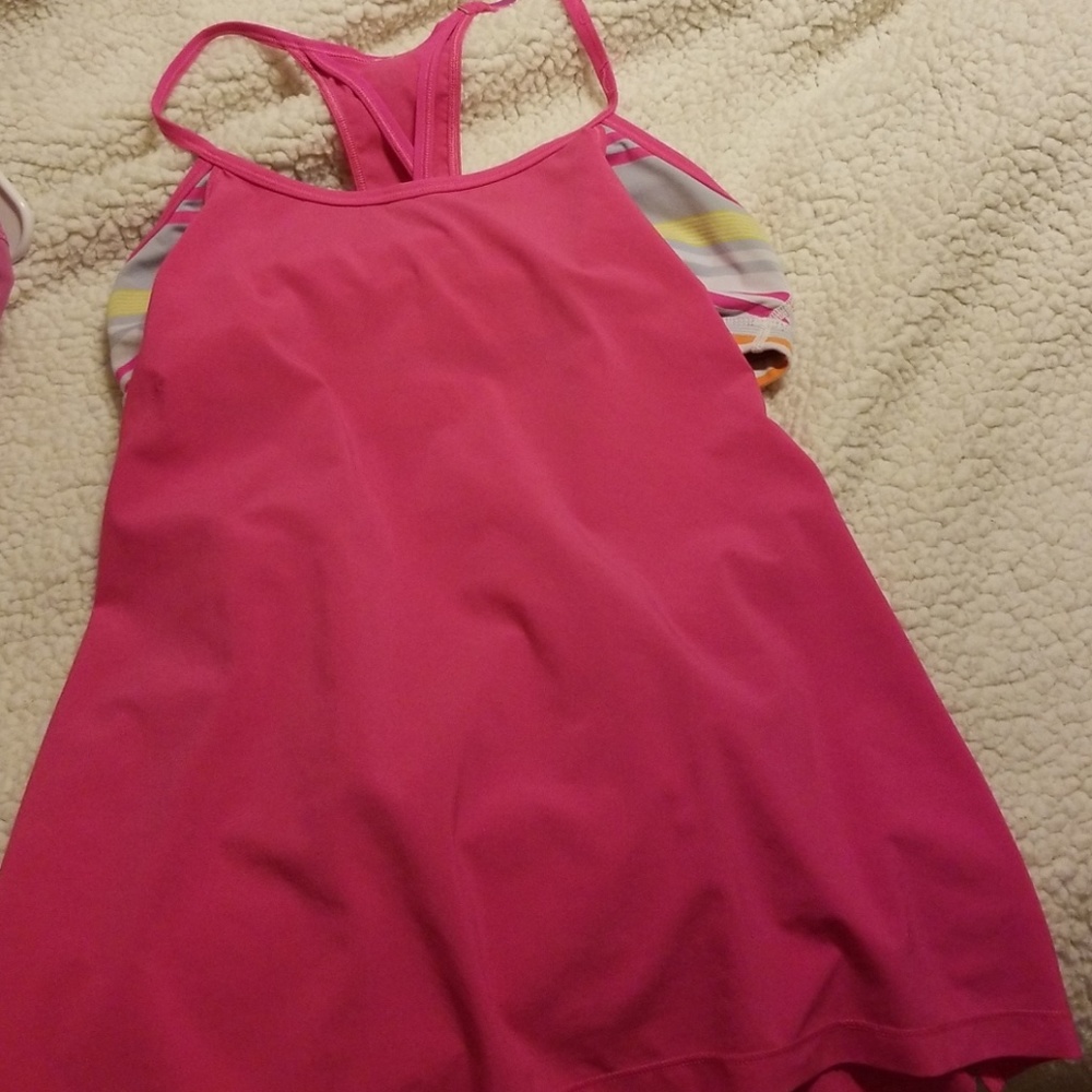 Lululemon running tank with built in bra